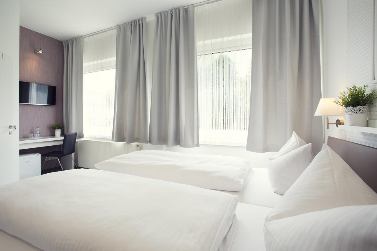 Hotel Loewenguth モンタバウアー エクステリア 写真